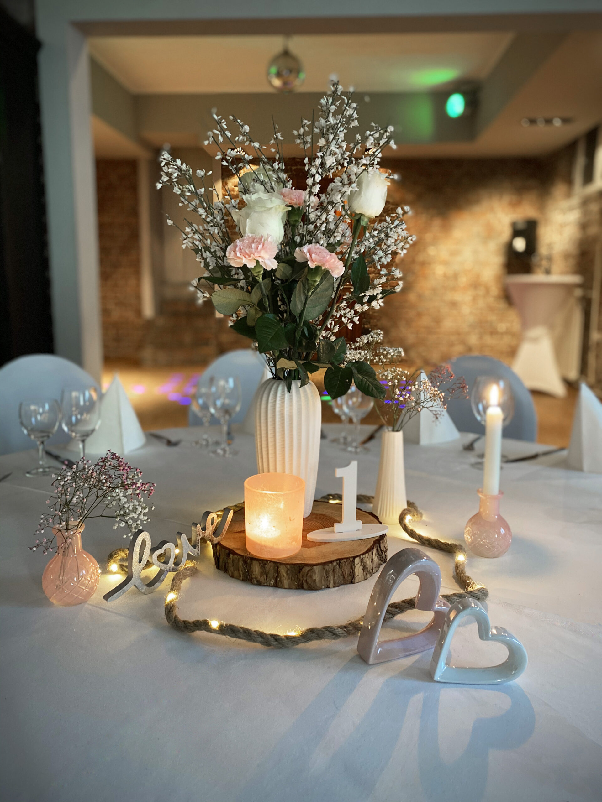 Dekoidee_weiß_rosa_love_Centerpiece_Allesplanbar Dekoidee_weiß_rosa_love_Centerpiece_Allesplanbar