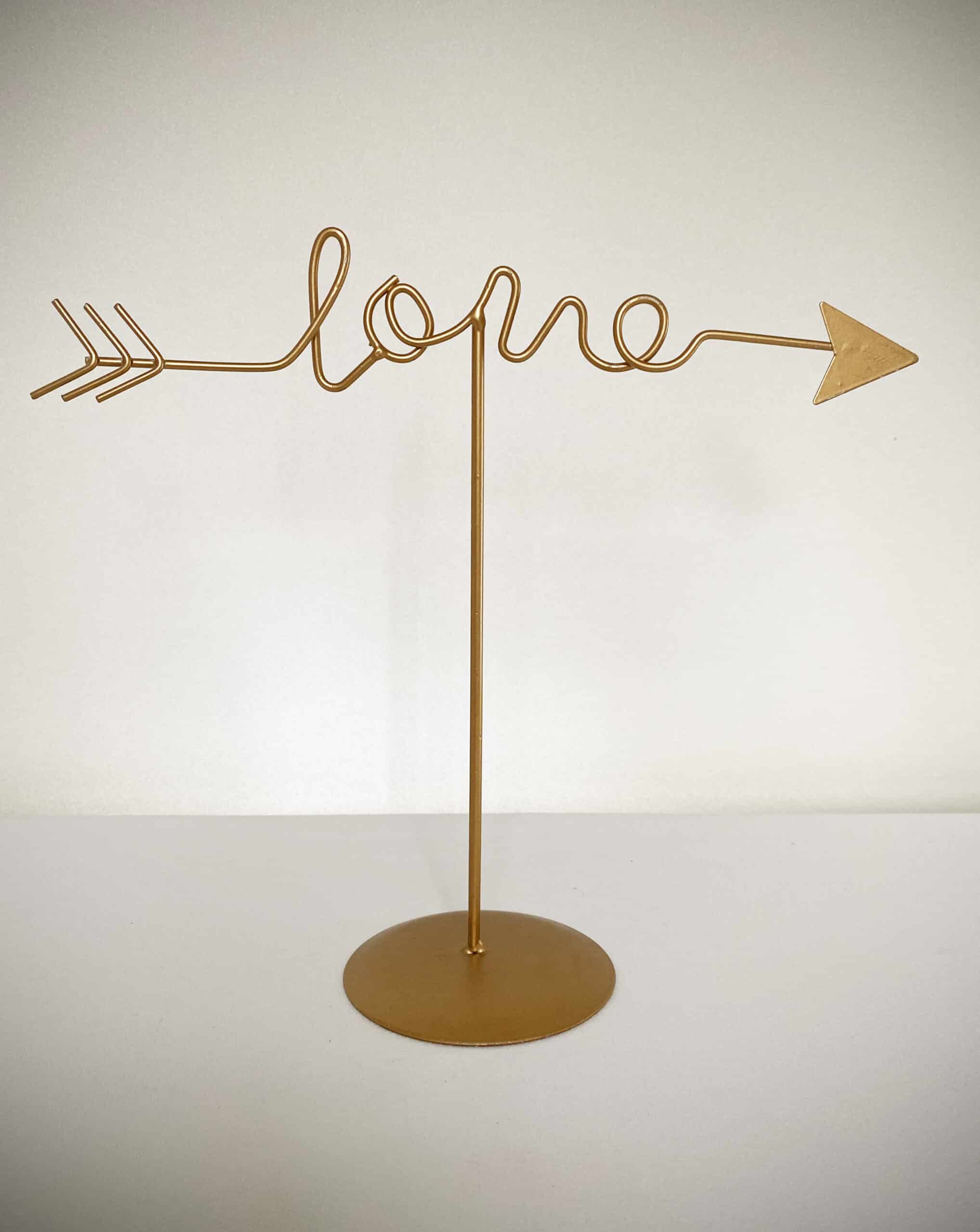 Schriftzug „Love“ gold
