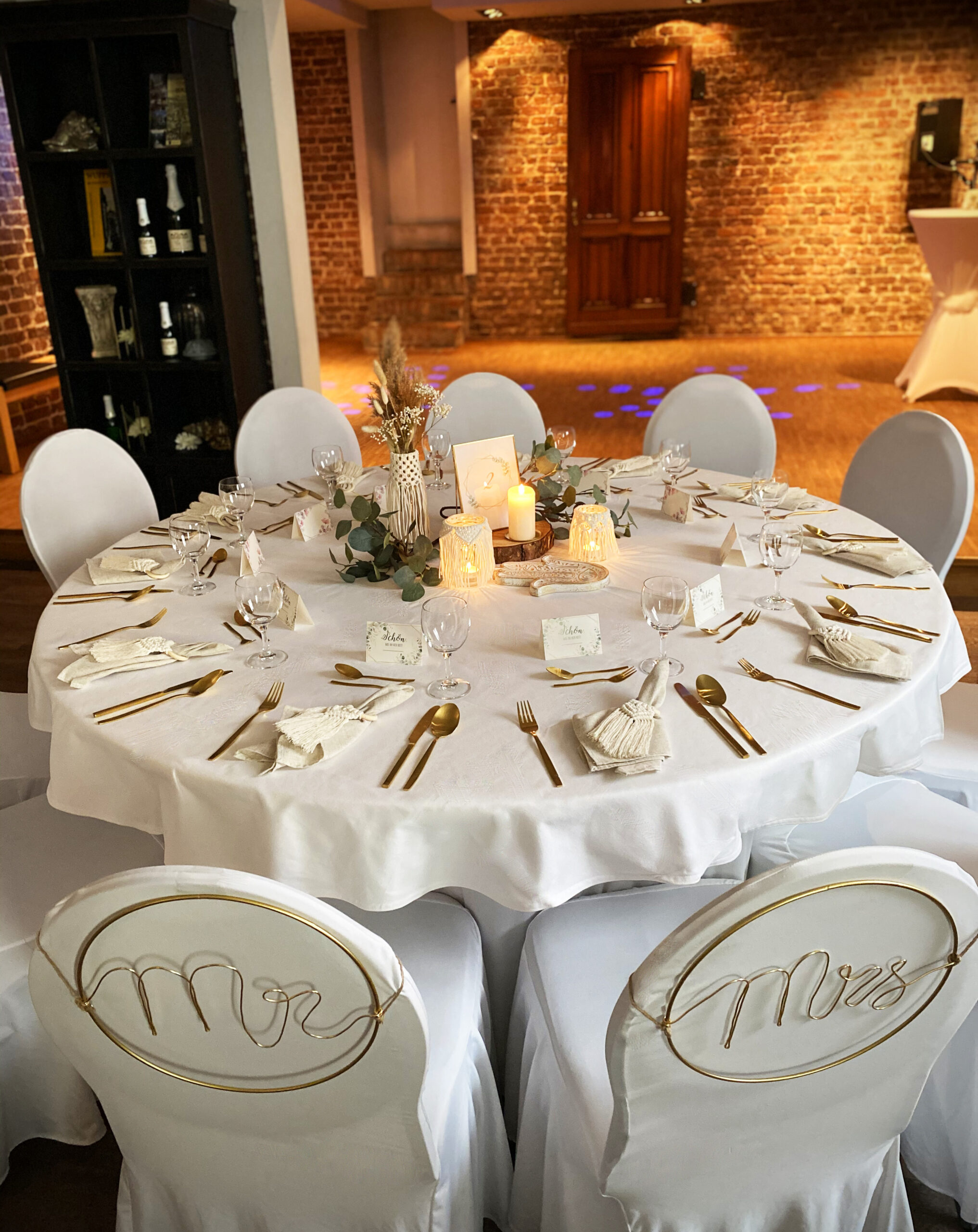 Dekoidee_gold_runderTisch_Boho_Mr&Mrsgold Dekoidee_gold_runderTisch_Boho_Mr&Mrsgold